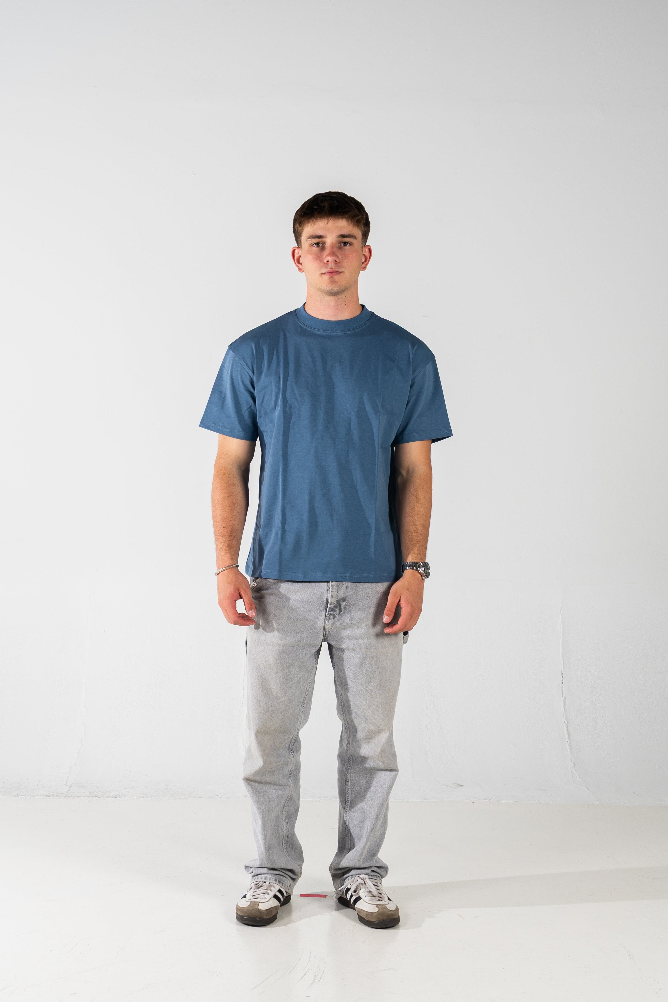 CAMISETA 240 GSM OVERSIZE