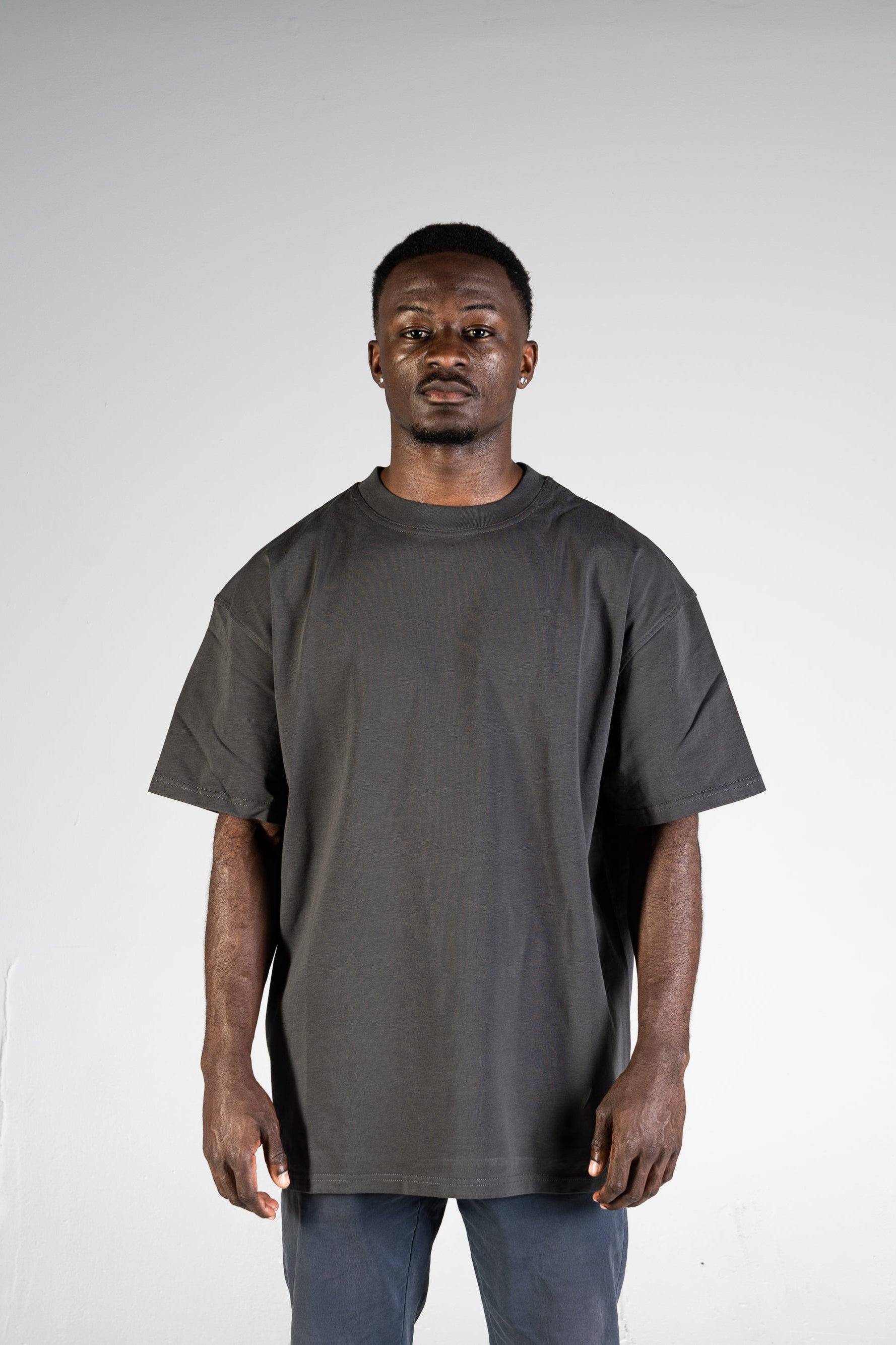 CAMISETA 240 GSM OVERSIZE