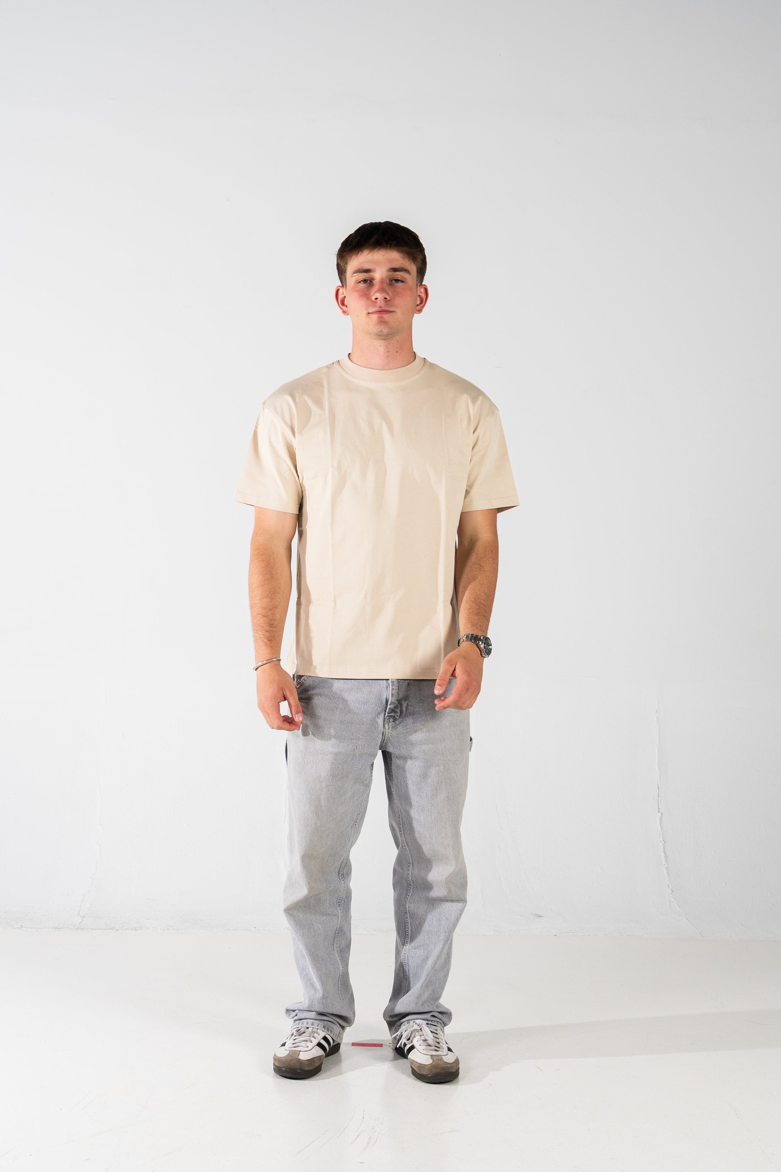 CAMISETA 240 GSM OVERSIZE